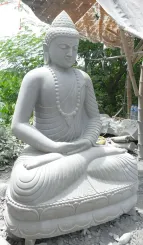 Sitzender Buddha aus Flussstein in Dhyana-Stellung - Geste der Meditation, H. 190 CM 